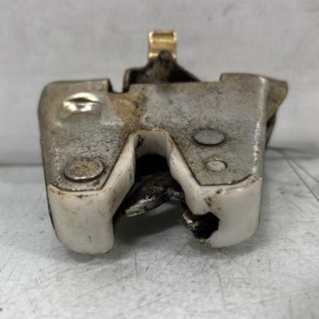 Serrure de coffre PEUGEOT 205 Photo n°1