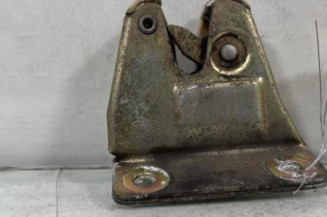 Serrure de coffre PEUGEOT 205