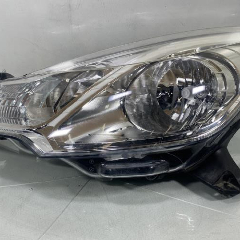 Optique avant principal gauche (feux)(phare) CITROEN C3 2 Photo n°1