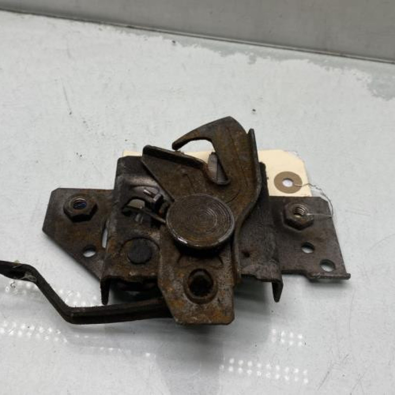 Fermeture de capot FORD FIESTA 5 Photo n°1