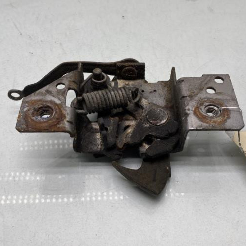 Fermeture de capot FORD FIESTA 5 Photo n°3