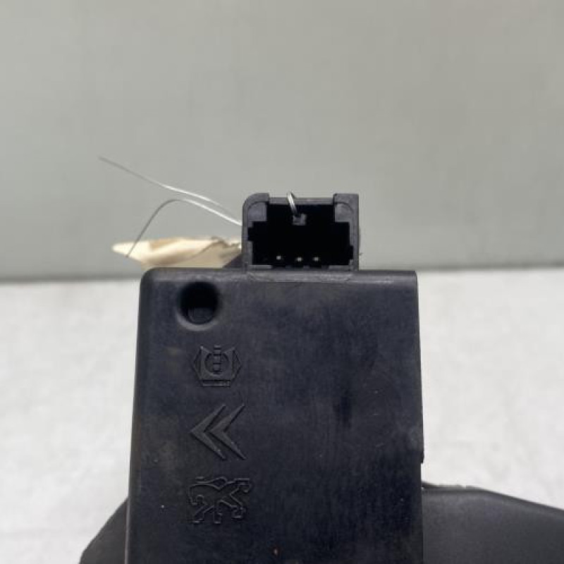 Serrure de coffre PEUGEOT 607 Photo n°4