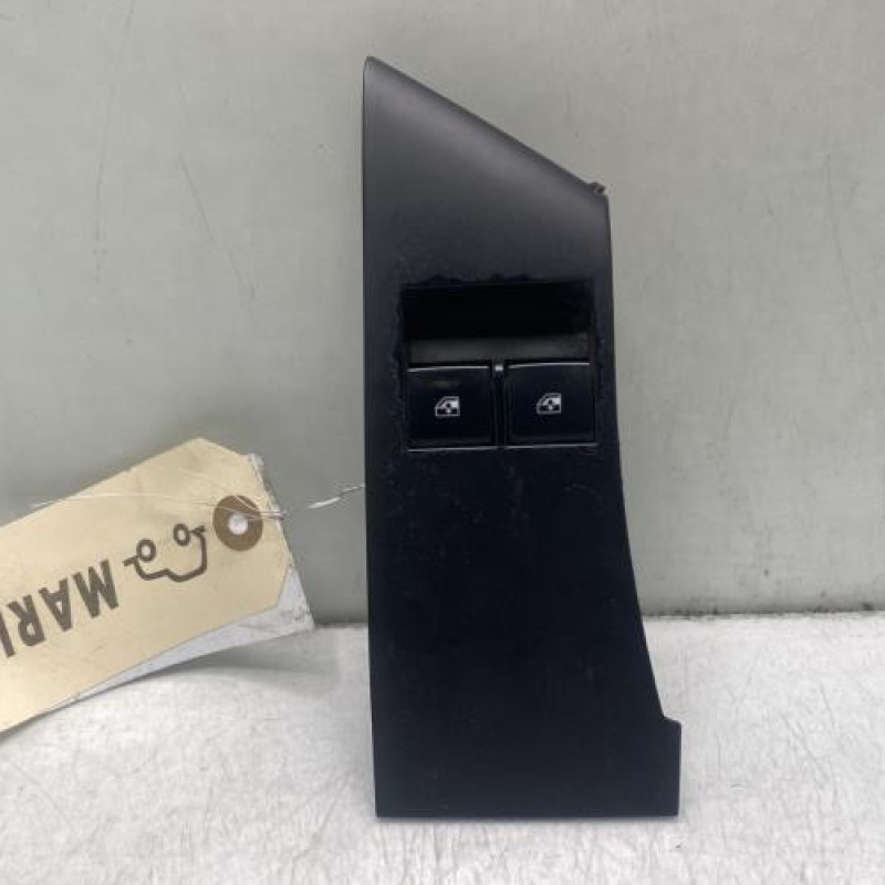 Interrupteur de leve vitre avant gauche OPEL ASTRA J Photo n°1