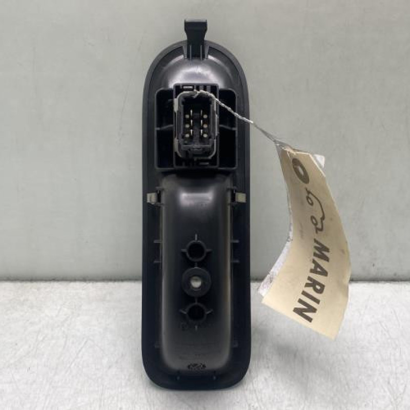 Interrupteur de leve vitre avant droit RENAULT CLIO 3 Photo n°2