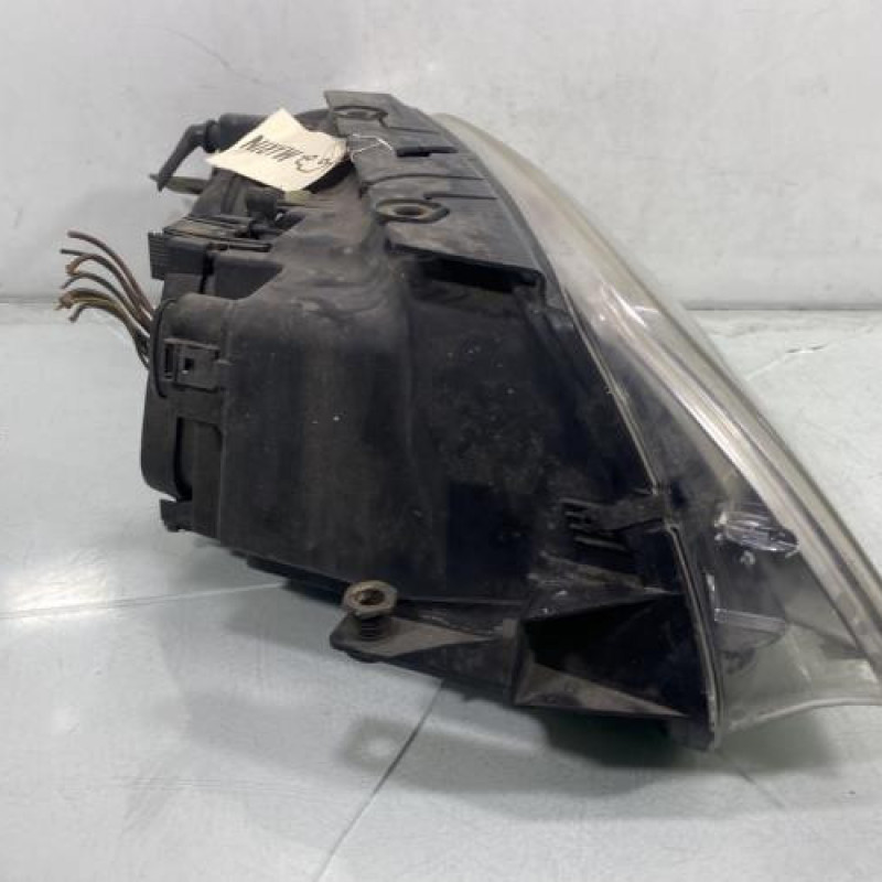 Optique avant principal gauche (feux)(phare) VOLKSWAGEN PASSAT 4 Photo n°2