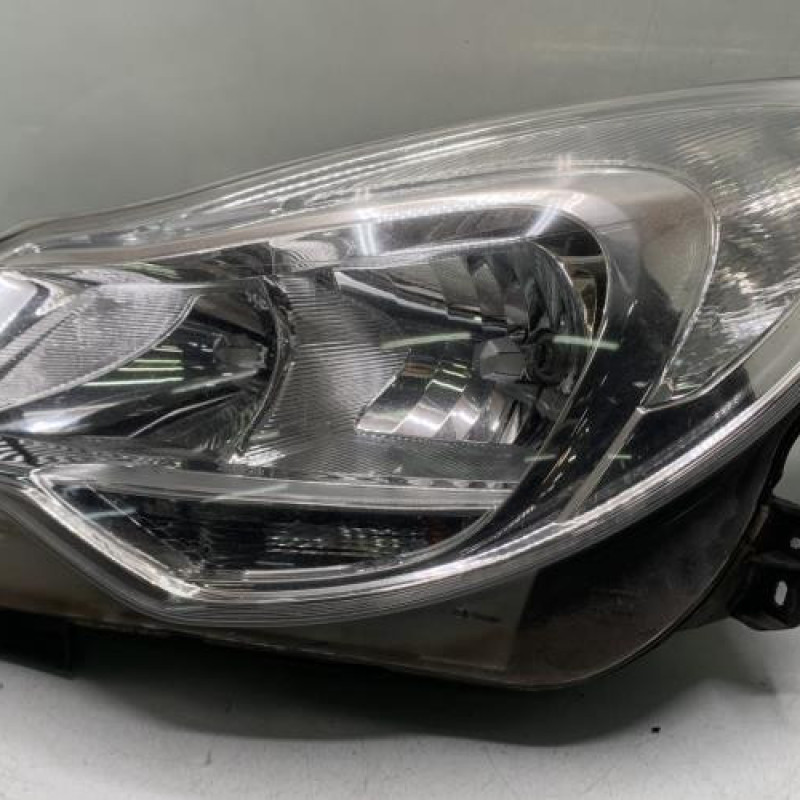 Optique avant principal gauche (feux)(phare) OPEL CORSA D Photo n°1