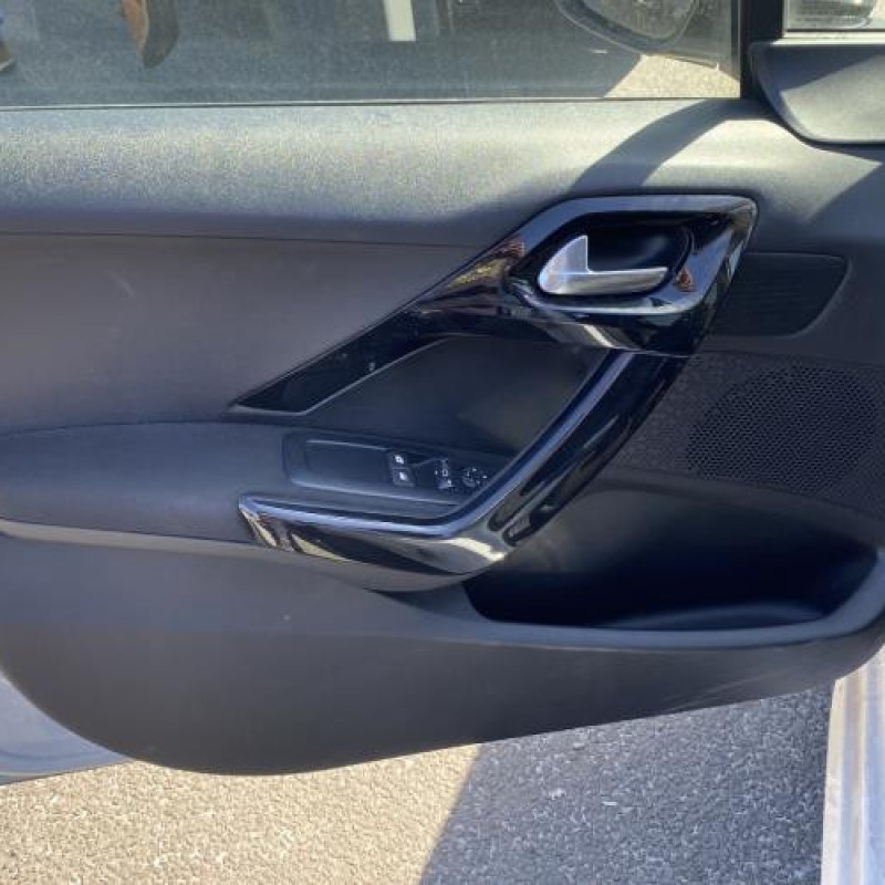 Tambour arriere droit PEUGEOT 208 1 Photo n°9