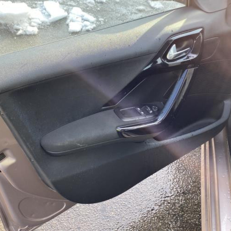 Tambour arriere droit PEUGEOT 208 1 Photo n°9