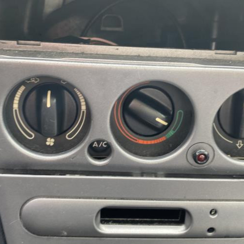 Leve vitre mecanique arriere gauche PEUGEOT 306 Photo n°1