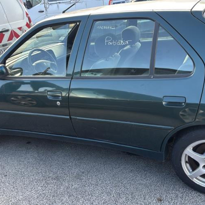 Leve vitre mecanique arriere gauche PEUGEOT 306 Photo n°8