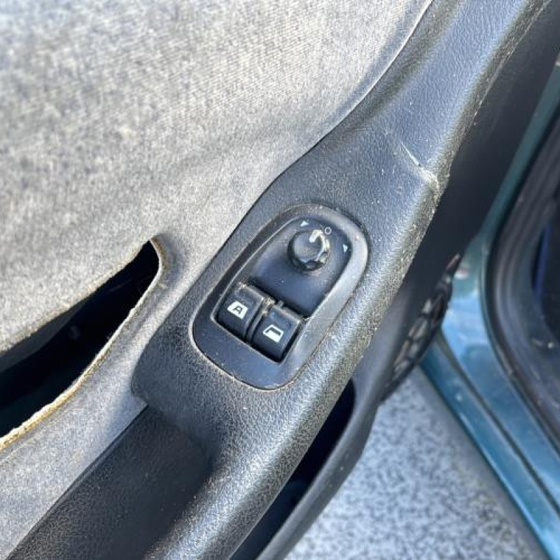 Leve vitre mecanique arriere gauche PEUGEOT 306 Photo n°12