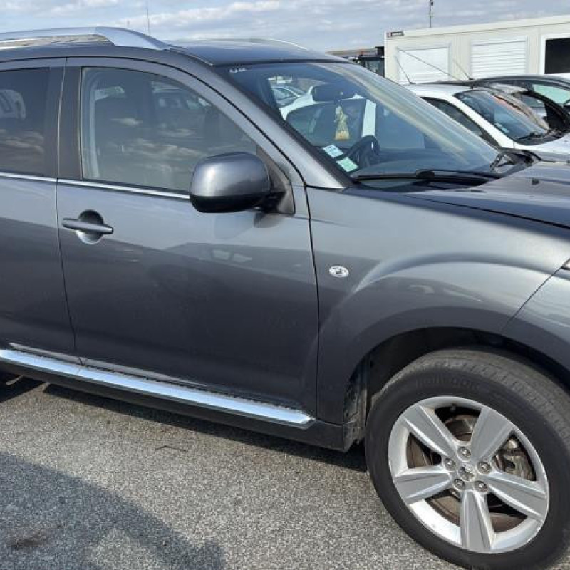 Reservoir essence PEUGEOT 4007 Photo n°8