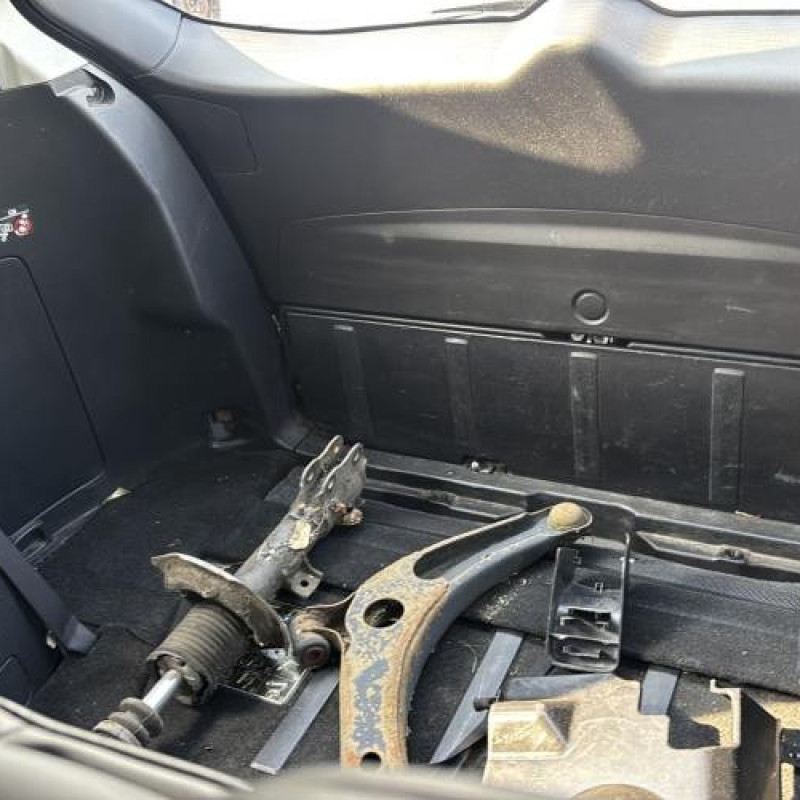 Reservoir essence PEUGEOT 4007 Photo n°14