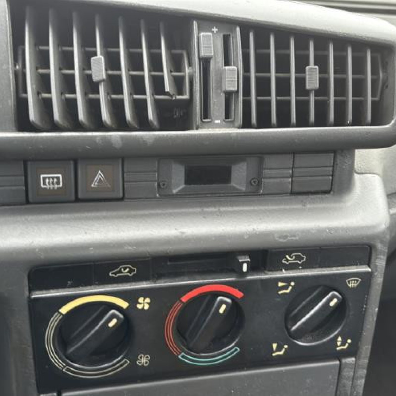 Reservoir essence PEUGEOT 405 Photo n°17