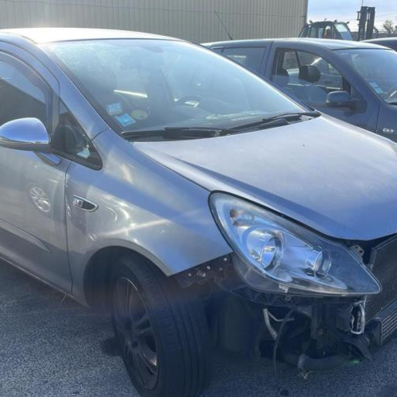 Porte avant droit OPEL CORSA D Photo n°13