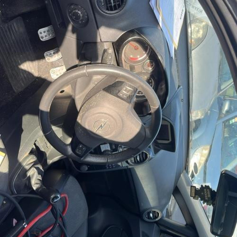 Porte avant droit OPEL CORSA D Photo n°20