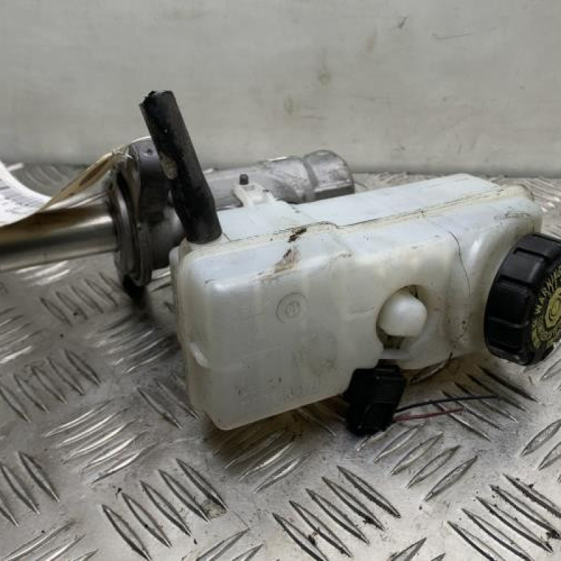 Maitre cylindre (freinage) DACIA DUSTER 1 Photo n°3