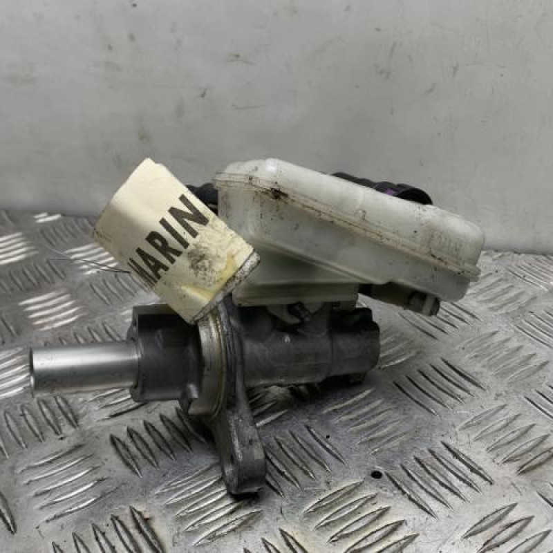 Maitre cylindre (freinage) FORD FIESTA 6 Photo n°3