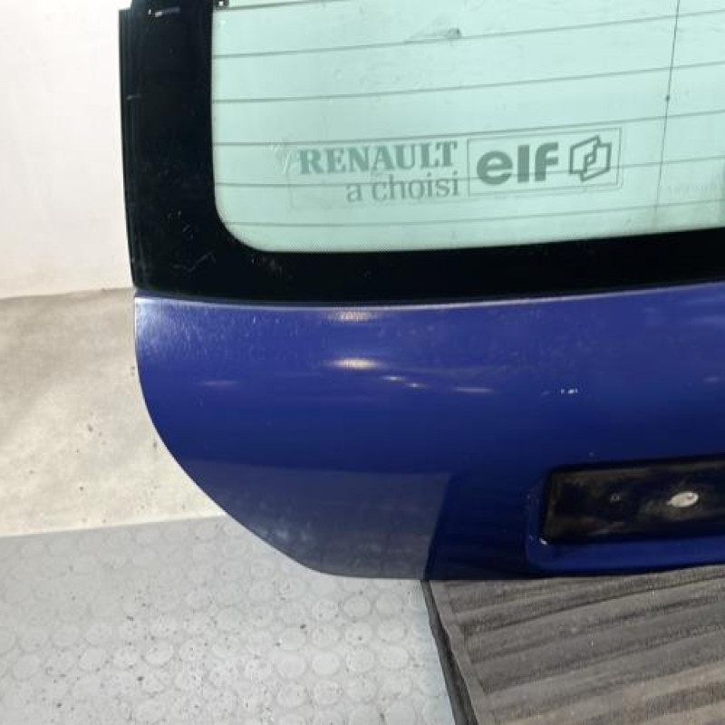 Malle/Hayon arriere RENAULT CLIO 2 Photo n°5