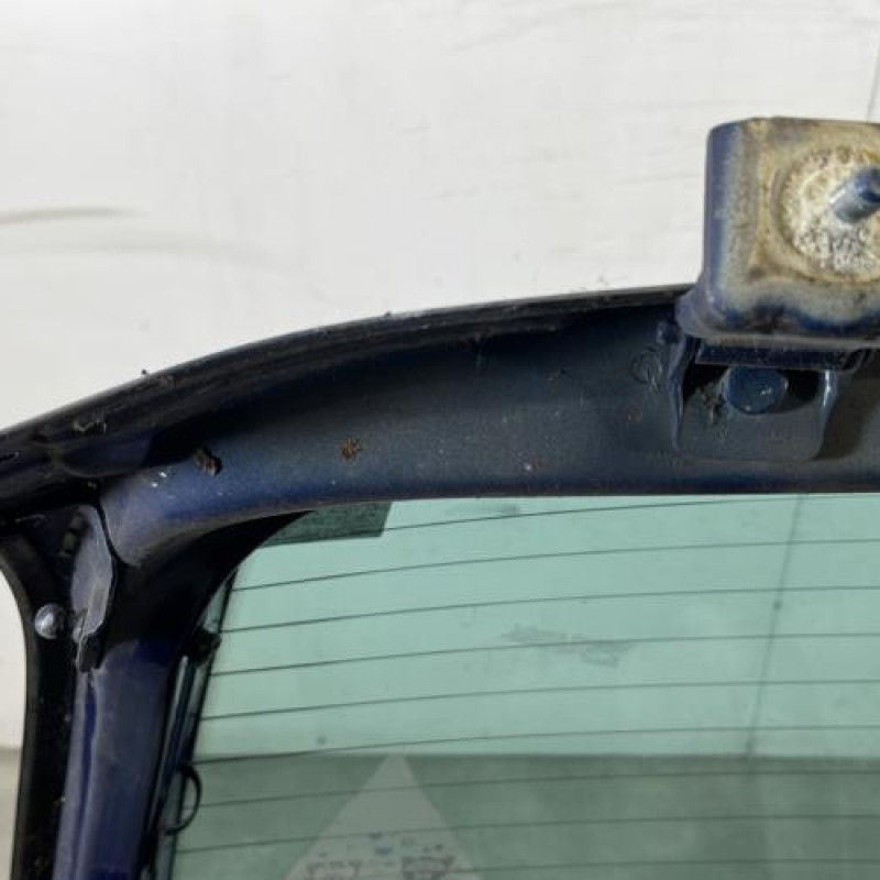 Malle/Hayon arriere RENAULT CLIO 2 Photo n°6