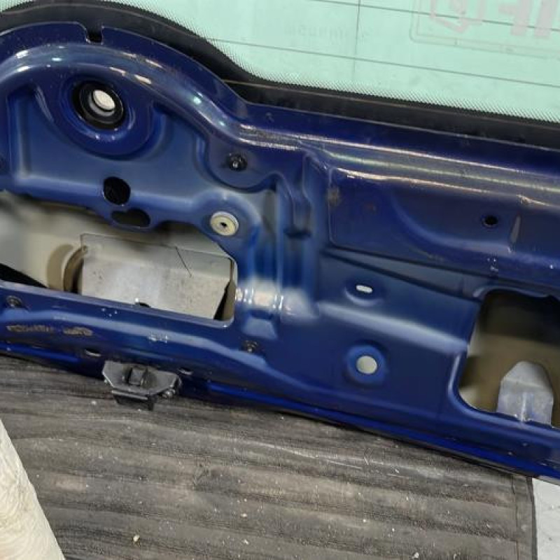 Malle/Hayon arriere RENAULT CLIO 2 Photo n°8