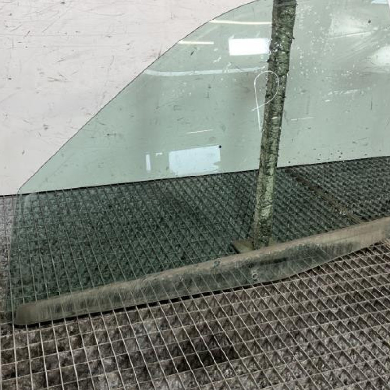 Vitre avant gauche RENAULT CLIO 2 Photo n°2