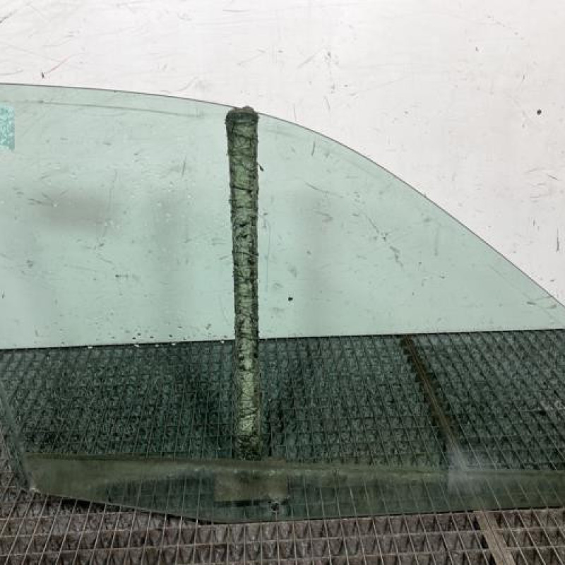 Vitre avant gauche RENAULT CLIO 2 Photo n°4