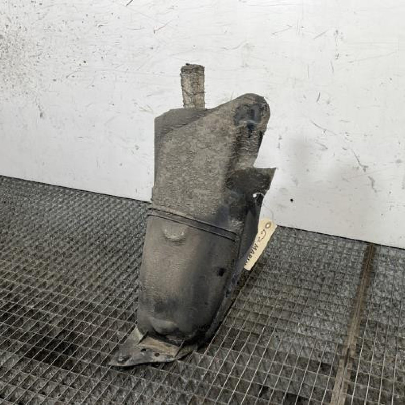 Pare boue arriere droit RENAULT CLIO 2 Photo n°3