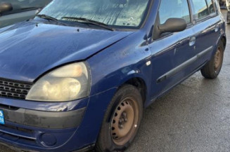 Pare boue arriere droit RENAULT CLIO 2