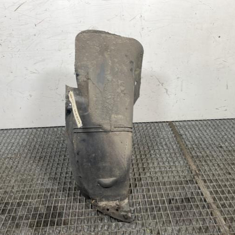 Pare boue arriere gauche RENAULT CLIO 2 Photo n°1