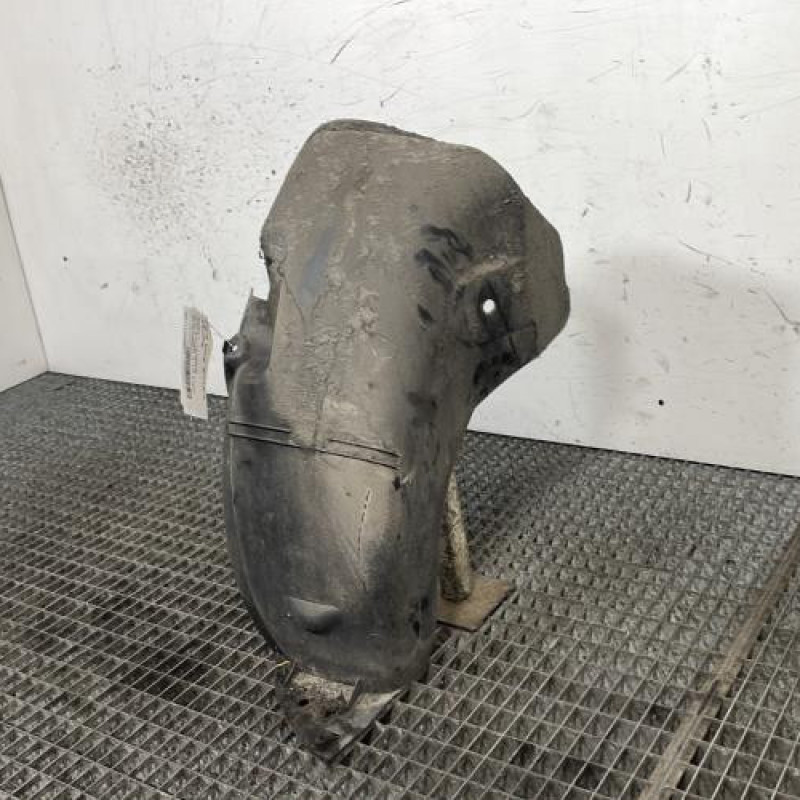 Pare boue arriere gauche RENAULT CLIO 2 Photo n°2