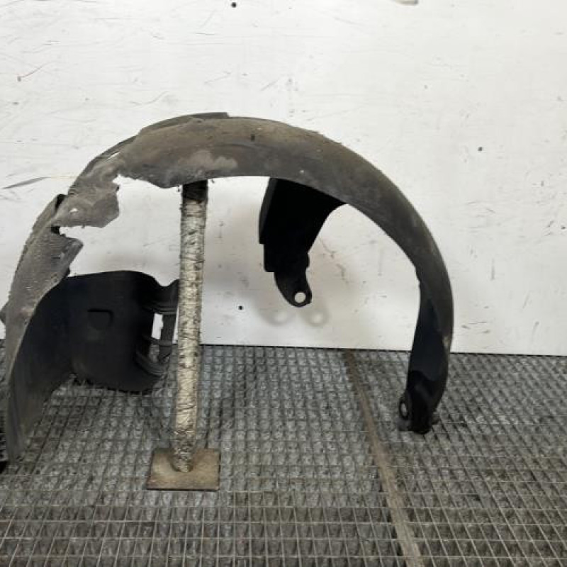 Pare boue avant gauche RENAULT CLIO 2 Photo n°4