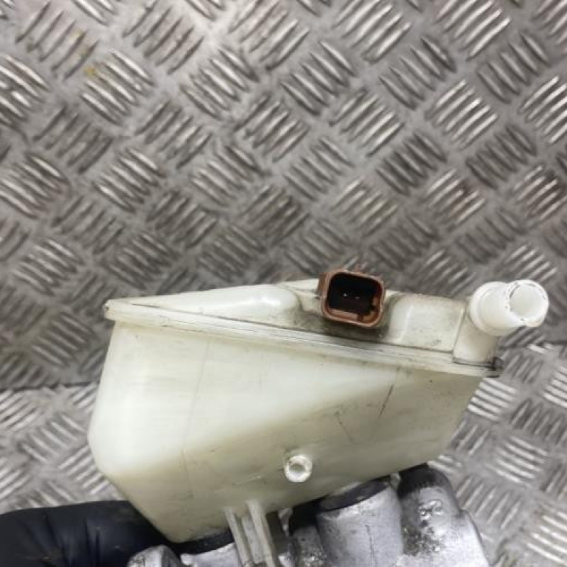 Maitre cylindre (freinage) PEUGEOT PARTNER 2 Photo n°3