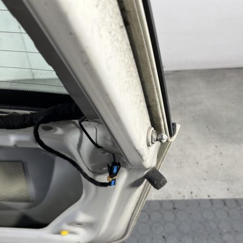 Malle/Hayon arriere MINI MINI 2 R56 Photo n°8