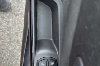 OPEL CORSA E 1.4i - 16V TURBO