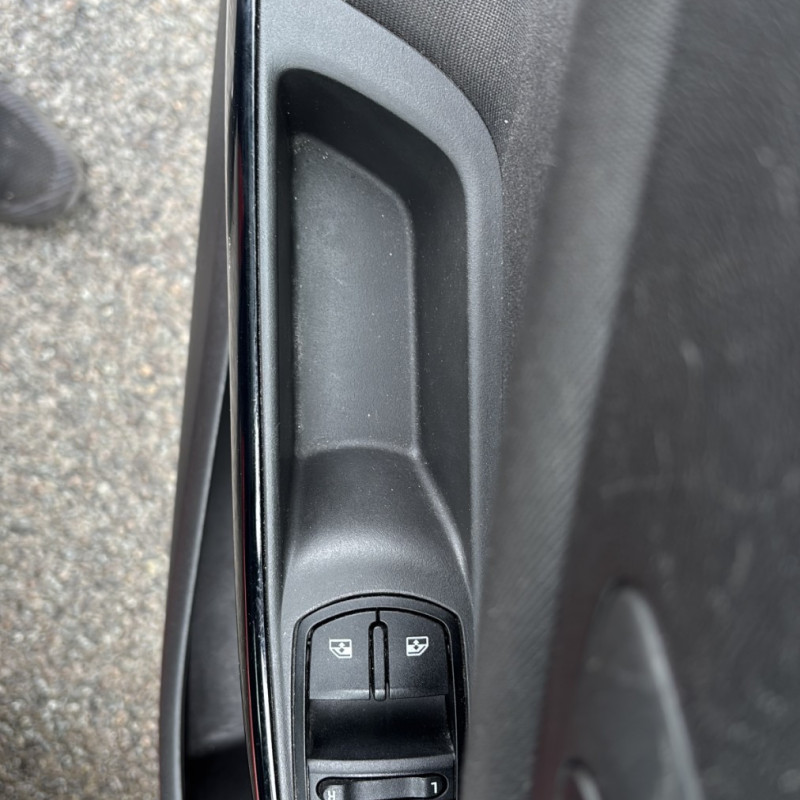 OPEL CORSA E 1.4i - 16V TURBO Photo n°11