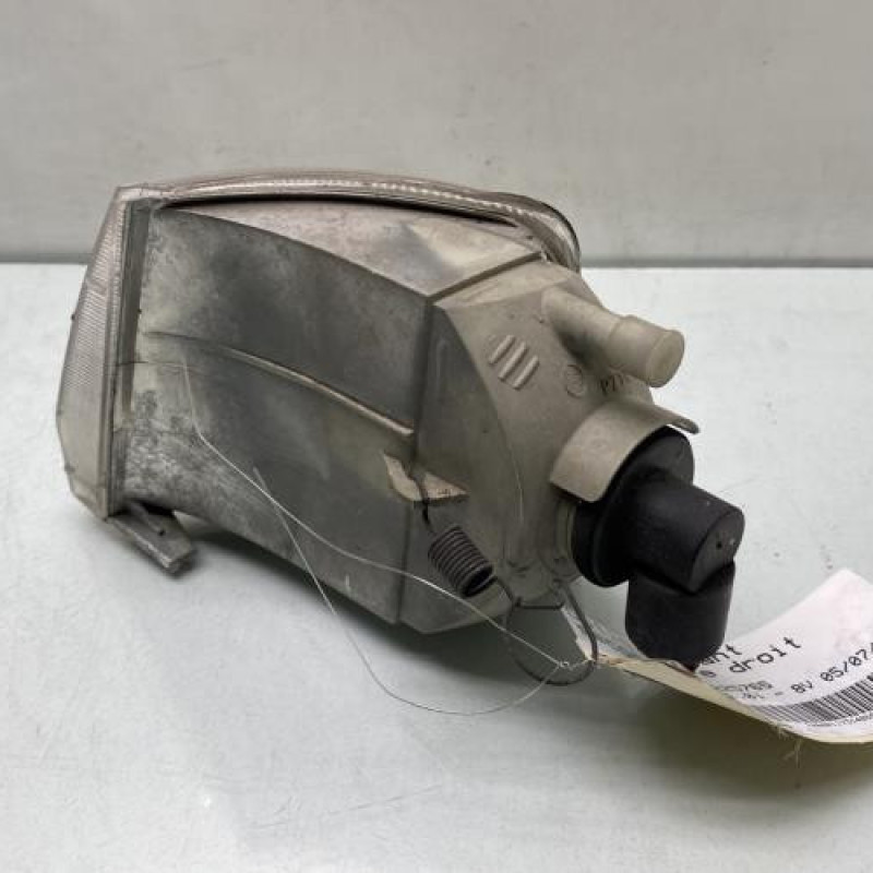 Optique avant secondaire droit (feux)(clignotant) PEUGEOT 106 Photo n°2