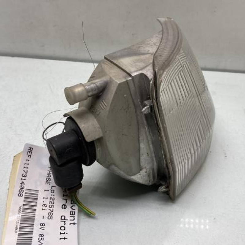 Optique avant secondaire droit (feux)(clignotant) PEUGEOT 106 Photo n°3