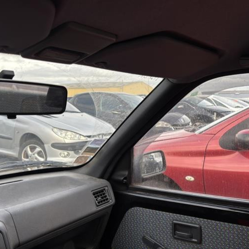 Optique avant secondaire droit (feux)(clignotant) PEUGEOT 106 Photo n°16