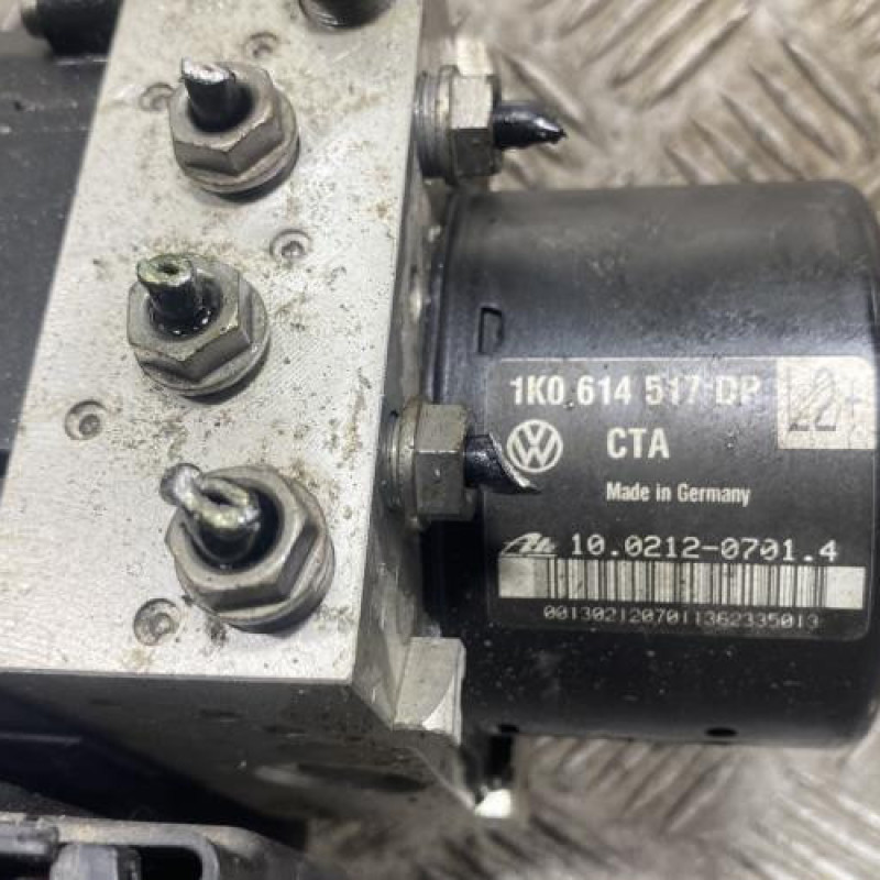 Bloc ABS (freins anti-blocage) VOLKSWAGEN GOLF 6 Photo n°3