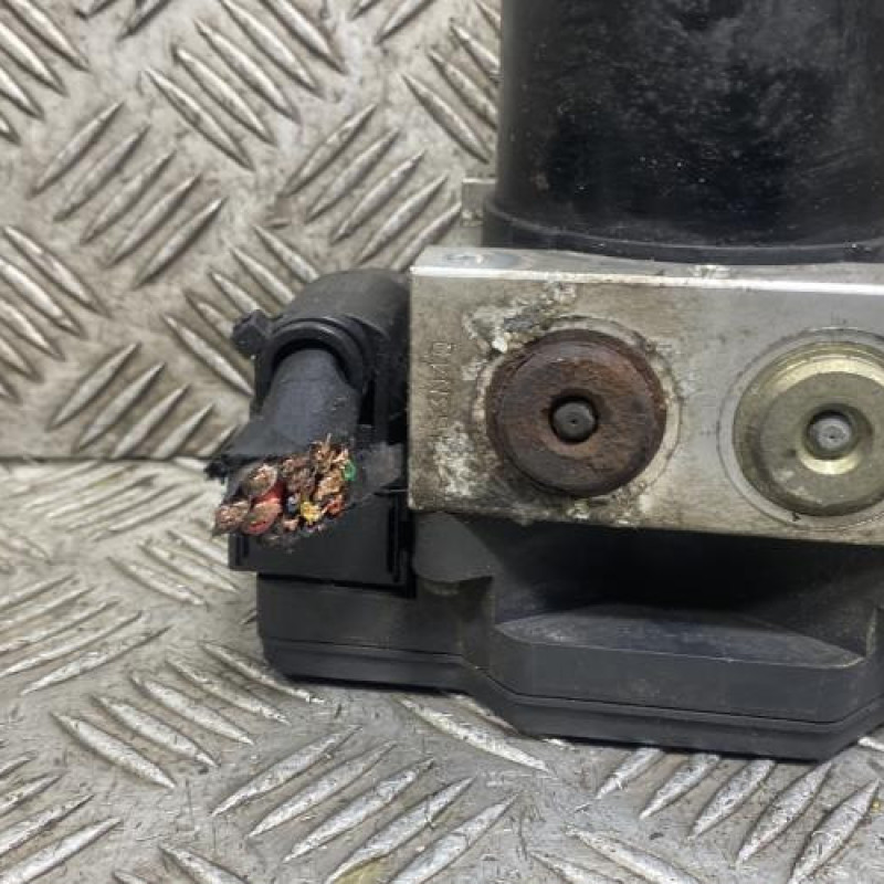 Bloc ABS (freins anti-blocage) KIA RIO 2 Photo n°3