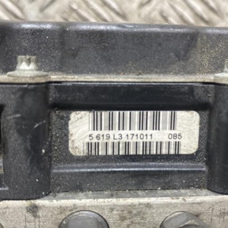 Bloc ABS (freins anti-blocage) VOLKSWAGEN POLO 5 Photo n°7