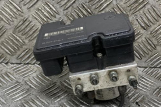 Bloc ABS (freins anti-blocage) TOYOTA YARIS 2 Photo n°1