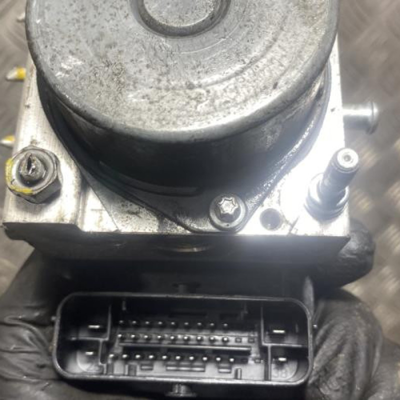 Bloc ABS (freins anti-blocage) DACIA DUSTER 1 Photo n°7