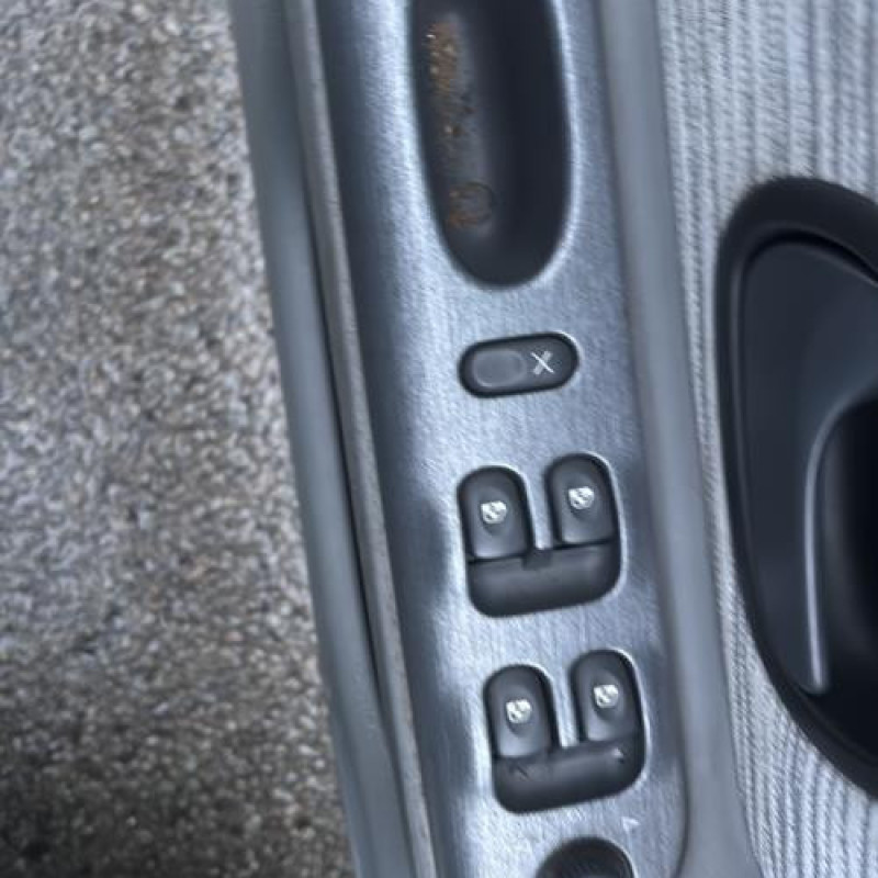 Optique avant principal gauche (feux)(phare) RENAULT LAGUNA 1 Photo n°15