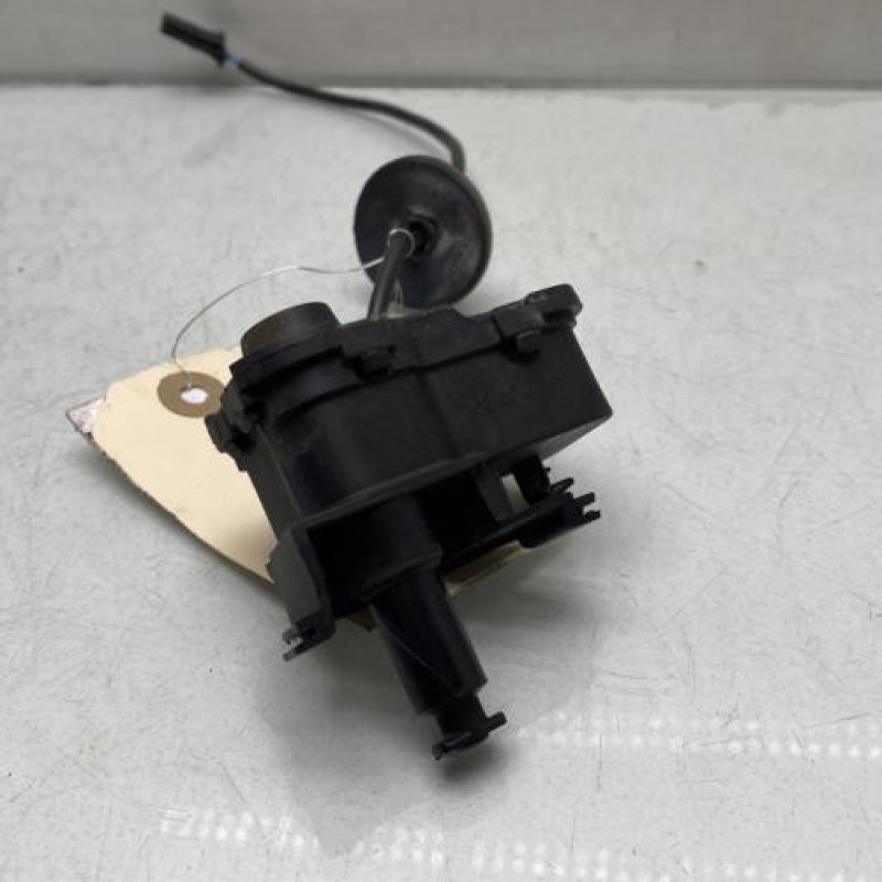 Actionneur verrou trappe d'essence VOLKSWAGEN POLO 5 Photo n°1