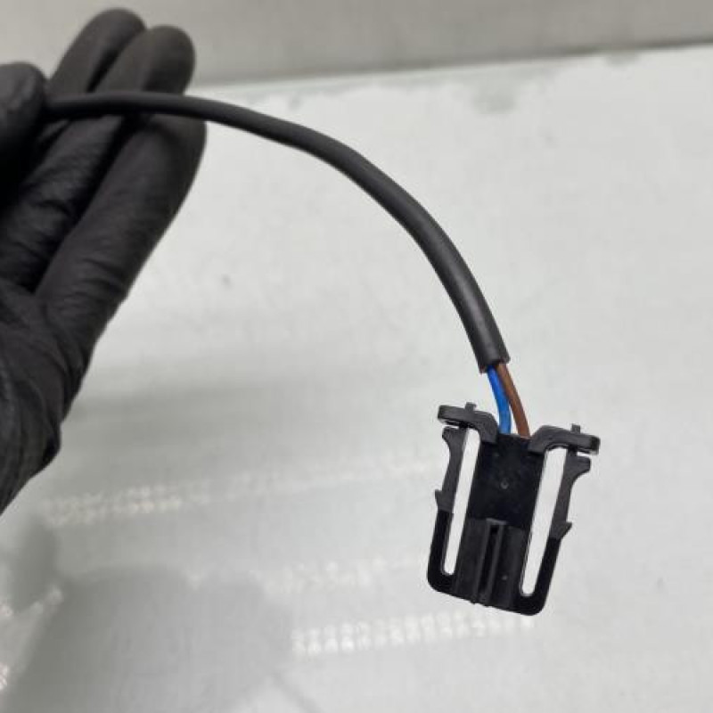 Actionneur verrou trappe d'essence VOLKSWAGEN POLO 5 Photo n°3