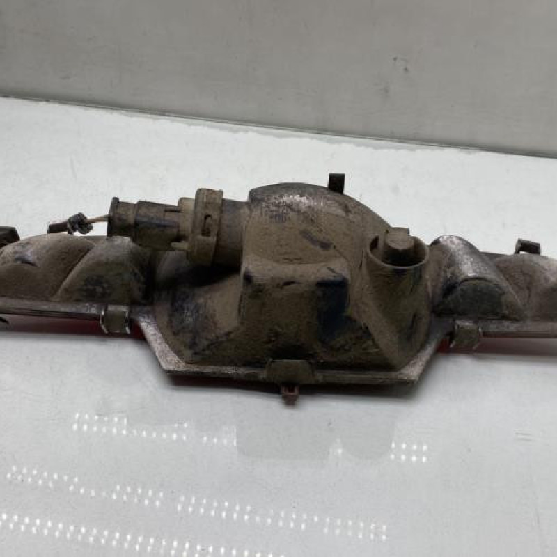 Anti brouillard arriere PEUGEOT 208 1 Photo n°3