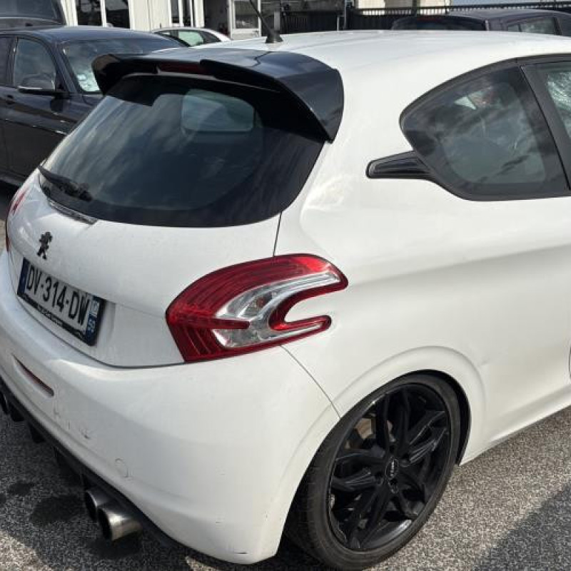 Anti brouillard arriere PEUGEOT 208 1 Photo n°7