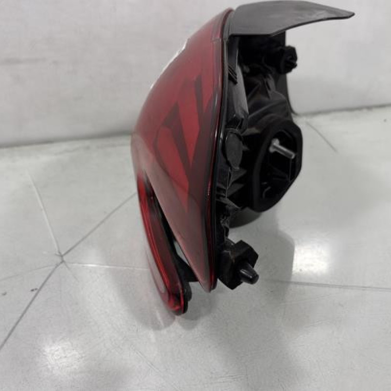 Feu arriere principal droit (feux) PEUGEOT 208 1 Photo n°4